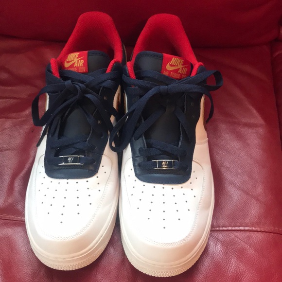 Air Force 1 - Picture 2 of 5